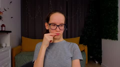 Snapshot of lynettebails chatting on 15, 1, 2025 Sara online show from 15, 1, 2025
