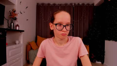 Snapshot of lynettebails chatting on 18, 1, 2025 Sara online show from 18, 1, 2025