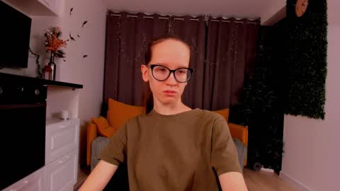 Snapshot of lynettebails chatting on 19, 1, 2025 Sara online show from 19, 1, 2025