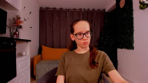 Snapshot of lynettebails chatting on 19, 1, 2025 Sara online show from 19, 1, 2025