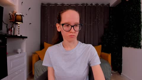 Snapshot of lynettebails chatting on 21, 1, 2025 Sara online show from 21, 1, 2025