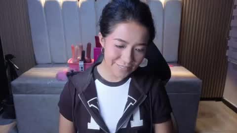 Snapshot of lynn_turner_ chatting on 23, 7, 2026 lynn_turner_ online show from 23, 7, 2026