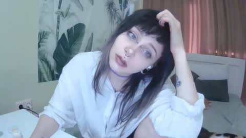 Snapshot of lynncottingham chatting on 9, 9, 2025 Kira online show from 9, 9, 2025