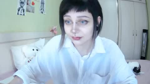 Snapshot of lynncottingham chatting on 24, 9, 2025 Kira online show from 24, 9, 2025