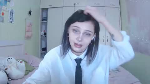Snapshot of lynncottingham chatting on 8, 10, 2025 Kira online show from 8, 10, 2025