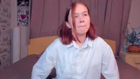 Cozy Lynns room online show from 24, 11, 2025