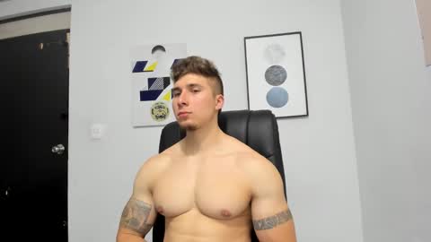 Snapshot of lyonel15 chatting on 23, 12, 2024 Lyonel online show from 23, 12, 2024