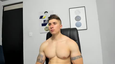 Snapshot of lyonel15 chatting on 4, 3, 2025 Lyonel online show from 4, 3, 2025