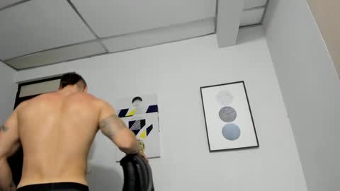 Snapshot of lyonel15 chatting on 7, 3, 2025 Lyonel online show from 7, 3, 2025