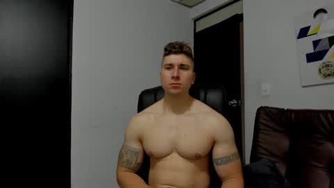 Snapshot of lyonel15 chatting on 28, 10, 2025 Lyonel online show from 28, 10, 2025