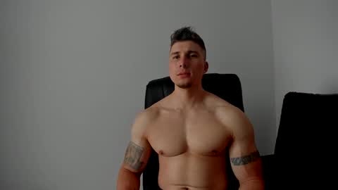 Snapshot of lyonel15 chatting on 23, 11, 2025 Lyonel online show from 23, 11, 2025