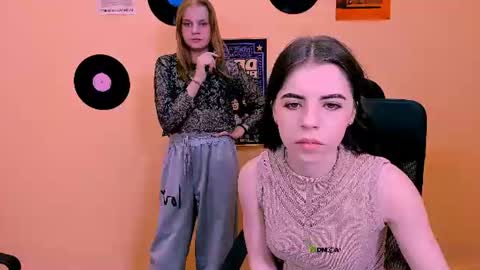 Snapshot of lyra_desire chatting on 21, 6, 2026 lyra_desire online show from 21, 6, 2026