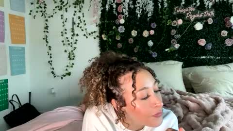 Snapshot of lyracovee chatting on 5, 6, 2026 Lyra online show from 5, 6, 2026