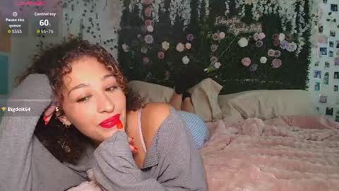 Snapshot of lyracovee chatting on 15, 6, 2026 Lyra online show from 15, 6, 2026