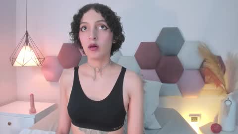 Lyravendrell online show from 18, 12, 2025