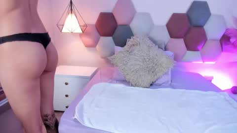 Snapshot of lyravendrell chatting on 5, 2, 2026 Lyravendrell online show from 5, 2, 2026