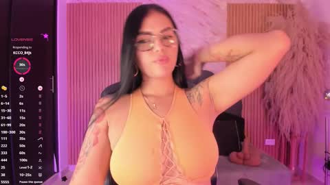    VIVIANA    online show from 21, 10, 2025