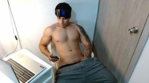 Snapshot of m1chaelx_ chatting on 20, 4, 2026 MICHAEL online show from 20, 4, 2026