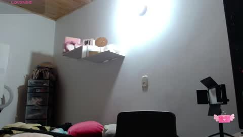 mila online show from 27, 5, 2026