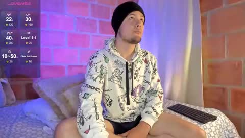 Snapshot of maax_taylor01 chatting on 7, 3, 2025 online show from 7, 3, 2025