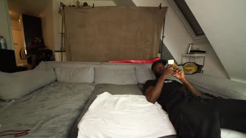 Mac Troy online show from 10, 12, 2024