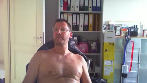 Snapshot of macfly67 chatting on 9, 4, 2026 macfly67 online show from 9, 4, 2026