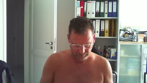 Snapshot of macfly67 chatting on 1, 6, 2026 macfly67 online show from 1, 6, 2026
