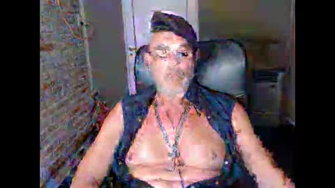 Snapshot of machobuscador chatting on 22, 12, 2024 MACHO BUSCADOR online show from 22, 12, 2024