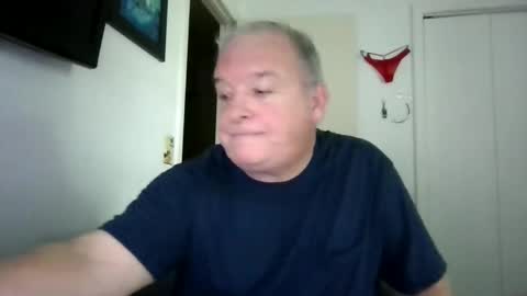 Snapshot of mackdocc001 chatting on 6, 10, 2025 mackdocc001 online show from 6, 10, 2025