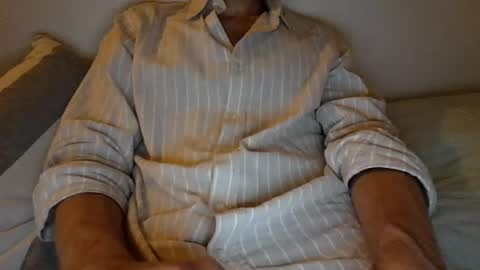 Snapshot of macronaron chatting on 25, 7, 2026 macronaron online show from 25, 7, 2026
