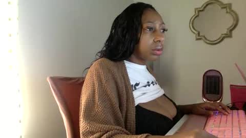 Snapshot of madam_glam chatting on 21, 4, 2026 madam_glam online show from 21, 4, 2026