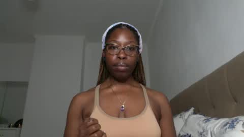 Snapshot of madamindigo chatting on 18, 2, 2025 YourMadamIndigo online show from 18, 2, 2025