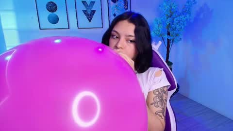 Snapshot of maddie_t18 chatting on 12, 5, 2026 maddie_t18 online show from 12, 5, 2026
