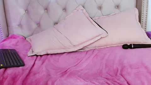 Maddy UwU online show from 6, 12, 2024