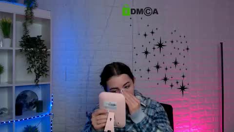 Snapshot of maddycats chatting on 28, 11, 2025 maddycats online show from 28, 11, 2025