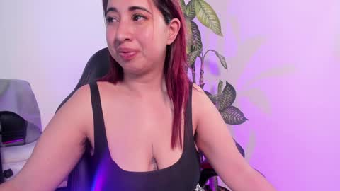 Snapshot of madelaine_blosson chatting on 26, 12, 2024 Madelaine online show from 26, 12, 2024