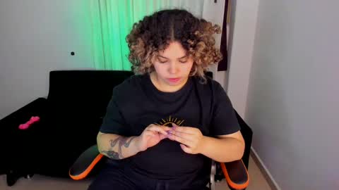 Snapshot of madelaine_taylor chatting on 30, 12, 2024 madelaine_taylor online show from 30, 12, 2024