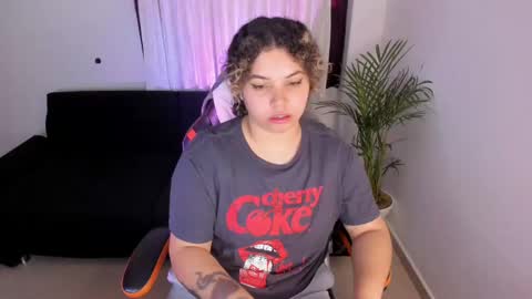 Snapshot of madelaine_taylor chatting on 14, 1, 2025 madelaine_taylor online show from 14, 1, 2025