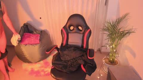 Snapshot of madelaine_taylor chatting on 21, 1, 2025 madelaine_taylor online show from 21, 1, 2025