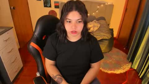 Snapshot of madelaine_taylor chatting on 12, 9, 2025 madelaine_taylor online show from 12, 9, 2025