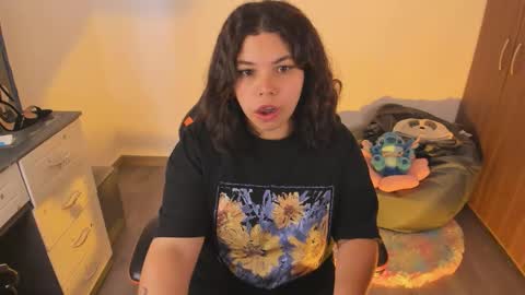 Snapshot of madelaine_taylor chatting on 5, 10, 2025 madelaine_taylor online show from 5, 10, 2025