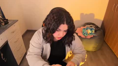 Snapshot of madelaine_taylor chatting on 17, 10, 2025 madelaine_taylor online show from 17, 10, 2025