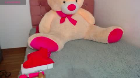 madelen_2 online show from 10, 4, 2026