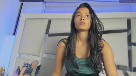 madeline_js online show from 25, 9, 2025