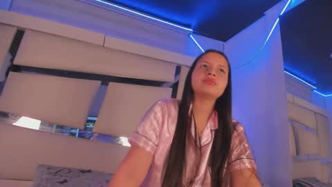 madeline_js online show from 2, 10, 2025