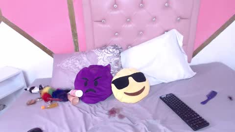 Snapshot of madeline_woods chatting on 5, 2, 2025 Madeline online show from 5, 2, 2025