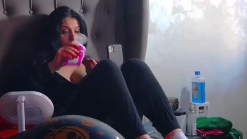 madelynvelure online show from 1, 11, 2025