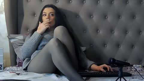 madelynvelure online show from 19, 11, 2025