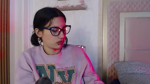 madhison_5 online show from 6, 4, 2026