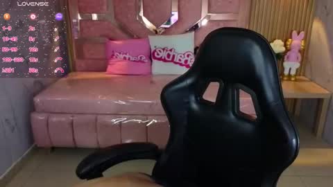 Snapshot of madhison_klain_s chatting on 12, 11, 2025 Madhison online show from 12, 11, 2025